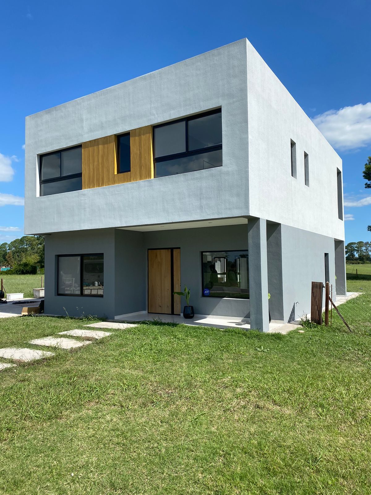 Vivienda de dos plantas construida con Inbuild System en Pinares